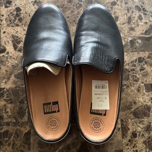 Fitflop Black Leather Womens SlipOns